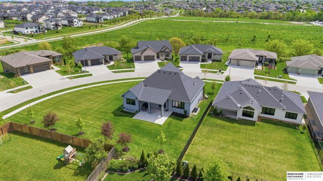2316 N 182nd Avenue, Elkhorn, NE 68022