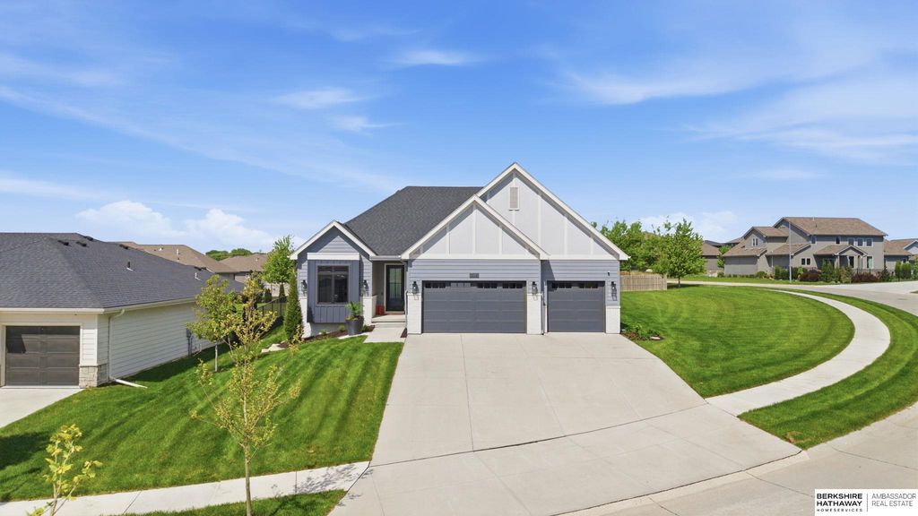 2316 N 182nd Avenue, Elkhorn, NE 68022