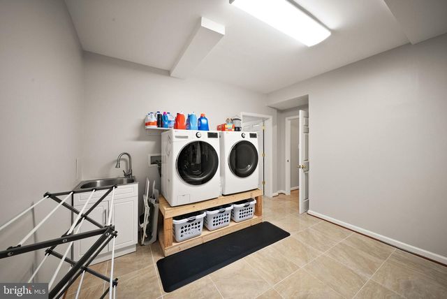 7705 RIDGEPARK CT, Springfield, VA 22153