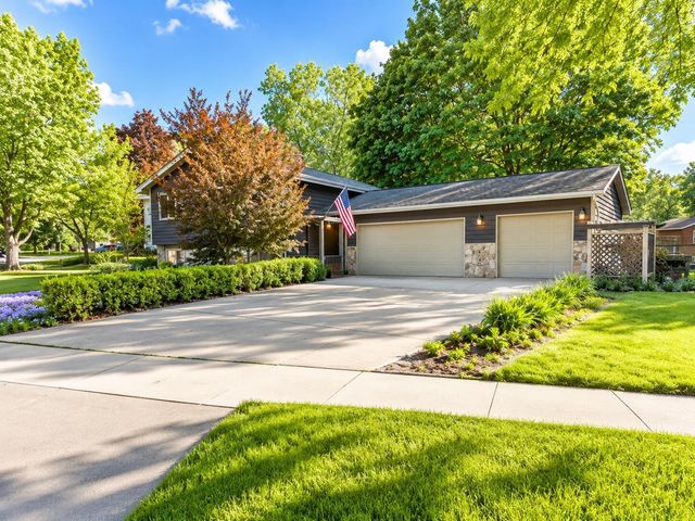 12265 Heather Street NW, Coon Rapids, MN 55433