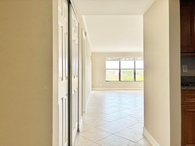 2306 S Cypress Bend Drive 420, Pompano Beach, FL 33069