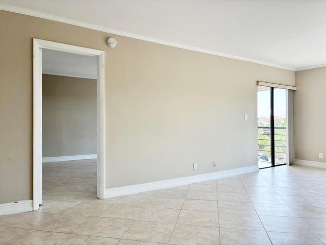 2306 S Cypress Bend Drive 420, Pompano Beach, FL 33069
