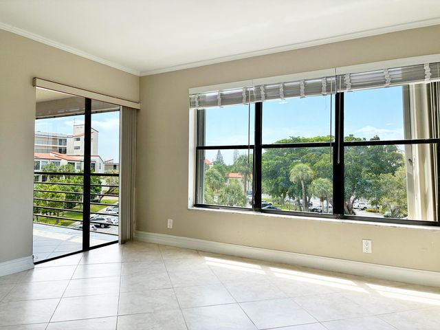2306 S Cypress Bend Drive 420, Pompano Beach, FL 33069