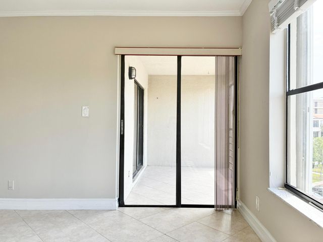 2306 S Cypress Bend Drive 420, Pompano Beach, FL 33069