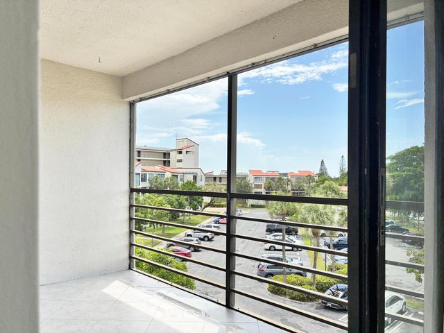 2306 S Cypress Bend Drive 420, Pompano Beach, FL 33069