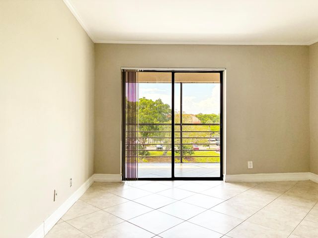 2306 S Cypress Bend Drive 420, Pompano Beach, FL 33069
