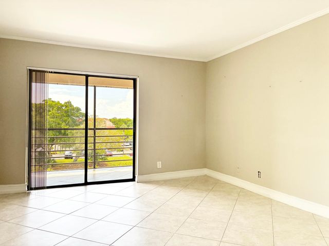 2306 S Cypress Bend Drive 420, Pompano Beach, FL 33069