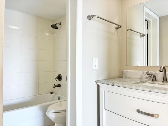 2306 S Cypress Bend Drive 420, Pompano Beach, FL 33069