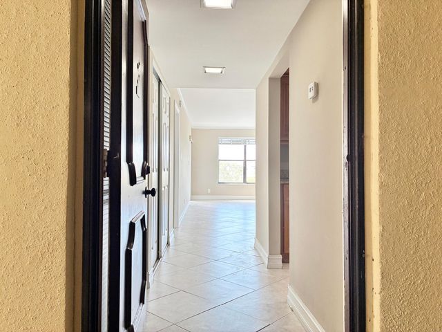 2306 S Cypress Bend Drive 420, Pompano Beach, FL 33069