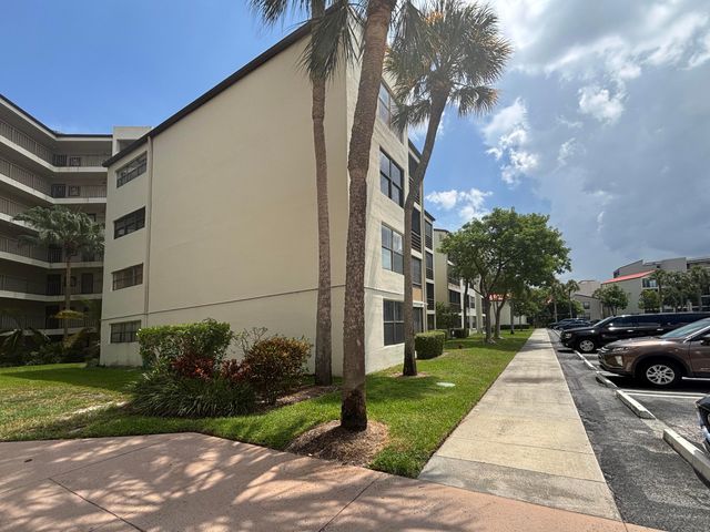 2306 S Cypress Bend Drive 420, Pompano Beach, FL 33069