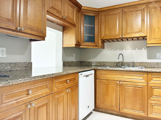 2306 S Cypress Bend Drive 420, Pompano Beach, FL 33069