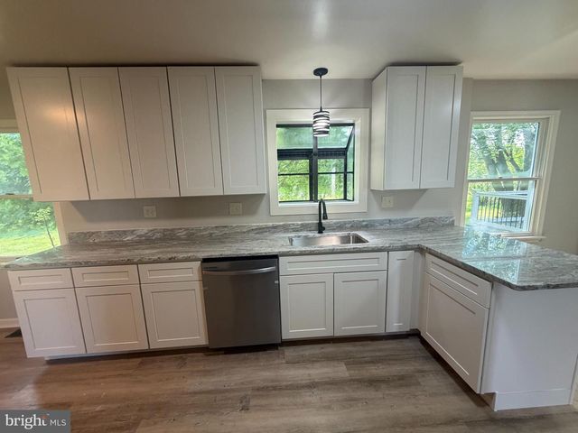 515 BASEHOAR SCHOOL RD, Littlestown, PA 17340