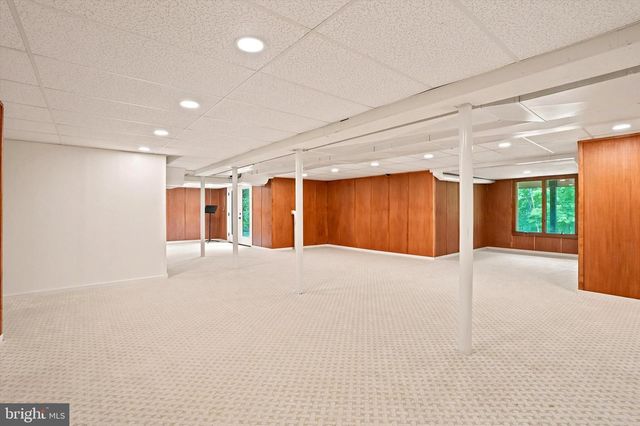 84 SKOURES LN, Newtown, PA 18940