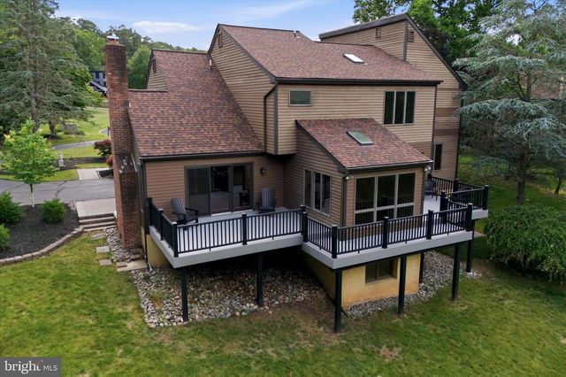 84 SKOURES LN, Newtown, PA 18940