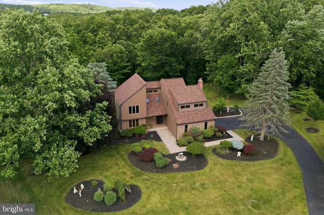 84 SKOURES LN, Newtown, PA 18940