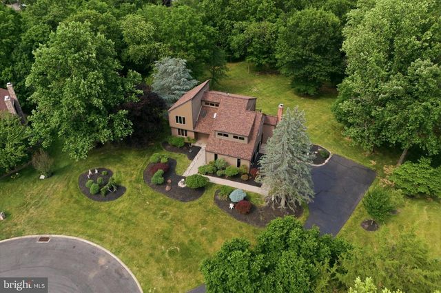 84 SKOURES LN, Newtown, PA 18940