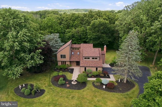84 SKOURES LN, Newtown, PA 18940