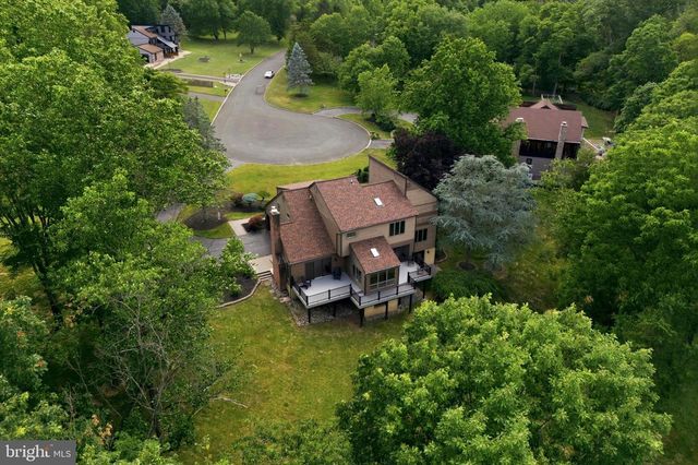 84 SKOURES LN, Newtown, PA 18940