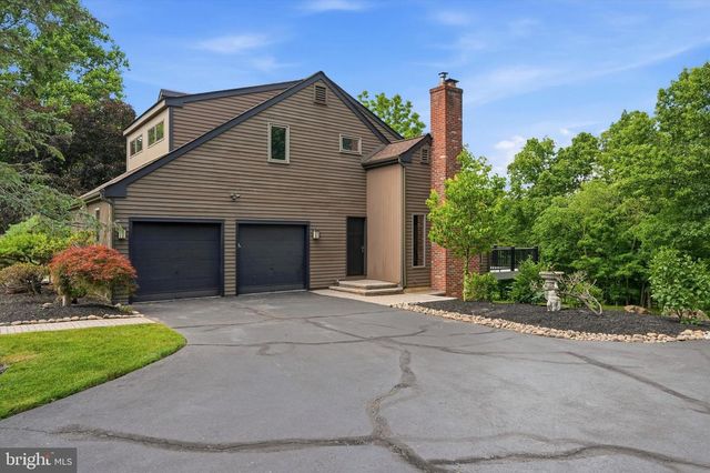 84 SKOURES LN, Newtown, PA 18940