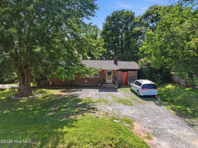 613 Robbinsville Road, Andrews, NC 28901