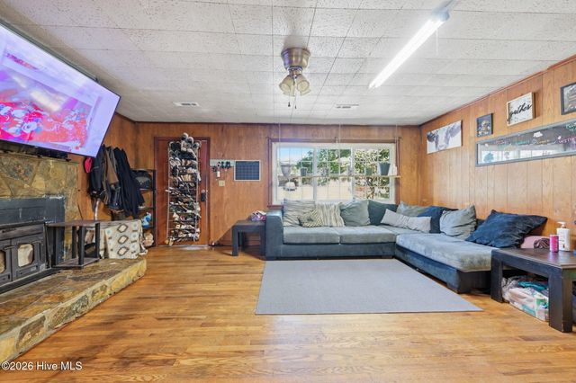 613 Robbinsville Road, Andrews, NC 28901