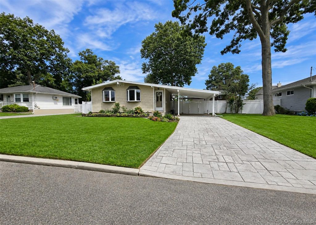 21 Duane Drive, Ronkonkoma, NY 11779 — exterior