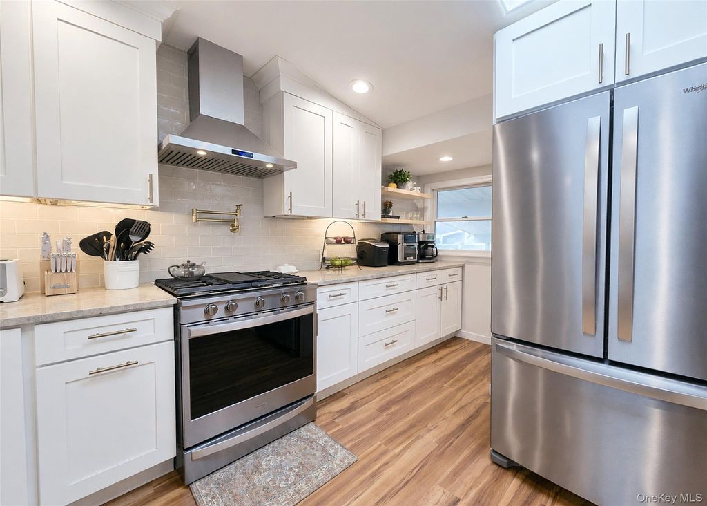 21 Duane Drive, Ronkonkoma, NY 11779 — photo 4