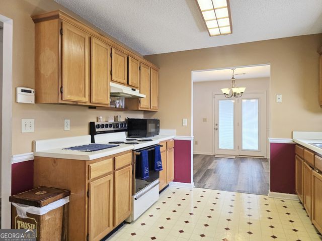 1652 Highway 155 N, Mcdonough, GA 30252