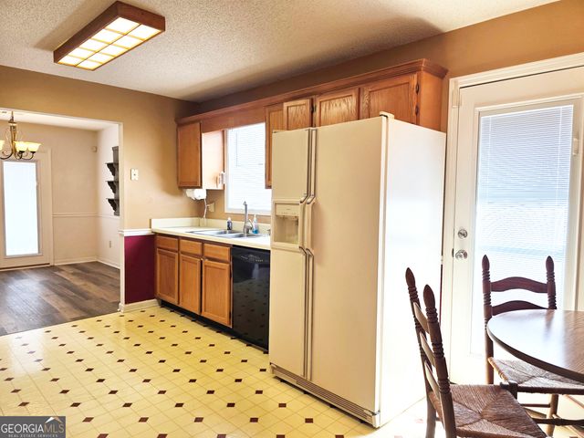 1652 Highway 155 N, Mcdonough, GA 30252