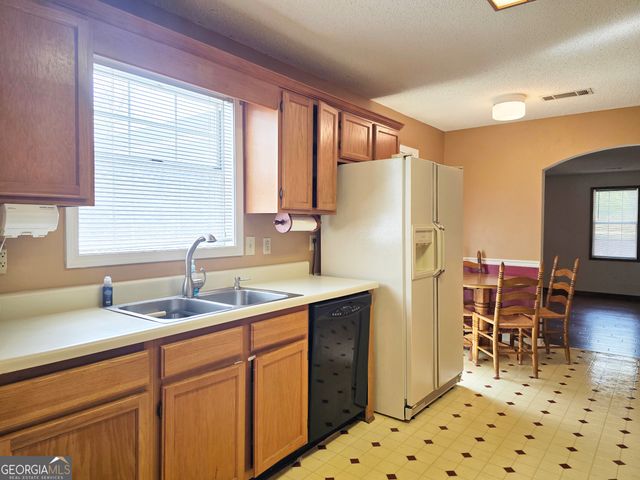 1652 Highway 155 N, Mcdonough, GA 30252