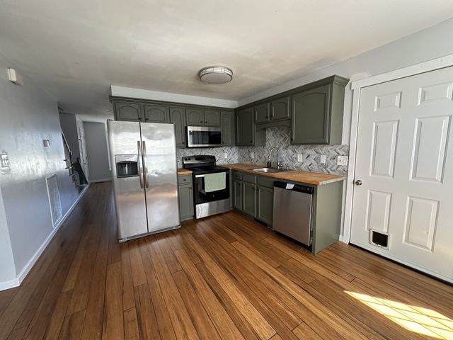 2504 Rafiki Dr, Clarksville, TN 37042