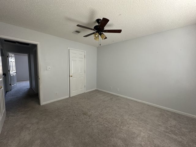 2504 Rafiki Dr, Clarksville, TN 37042
