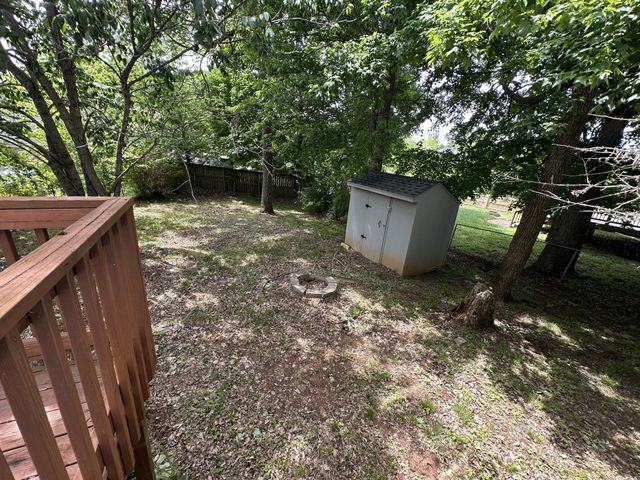 2504 Rafiki Dr, Clarksville, TN 37042