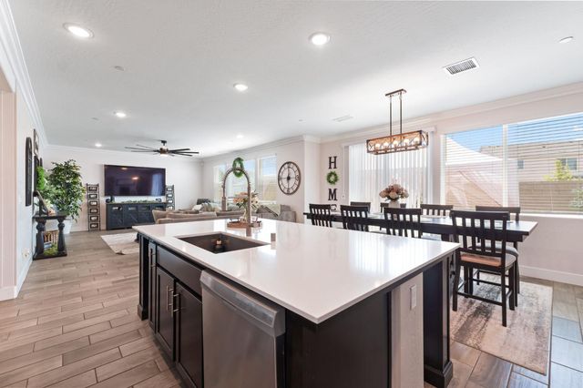 6523 E Sooner Drive, Fresno, CA 93727