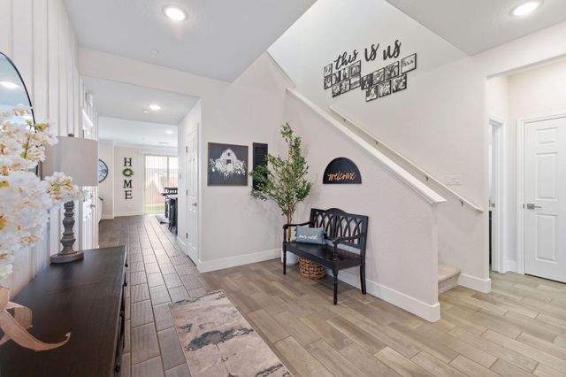 6523 E Sooner Drive, Fresno, CA 93727