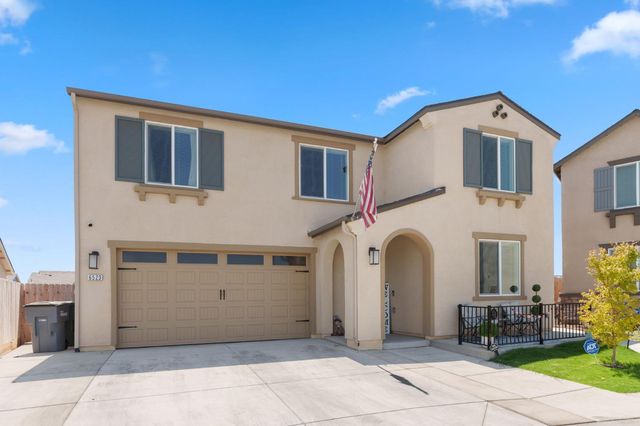 6523 E Sooner Drive, Fresno, CA 93727