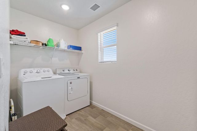 6523 E Sooner Drive, Fresno, CA 93727