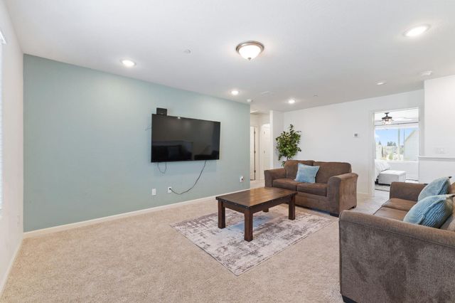 6523 E Sooner Drive, Fresno, CA 93727