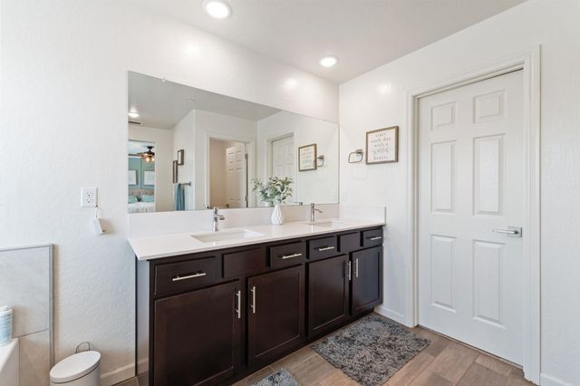 6523 E Sooner Drive, Fresno, CA 93727