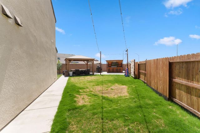6523 E Sooner Drive, Fresno, CA 93727