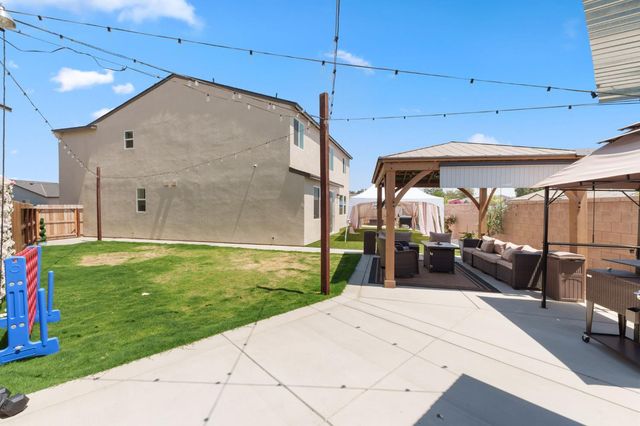 6523 E Sooner Drive, Fresno, CA 93727