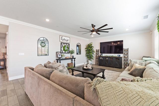 6523 E Sooner Drive, Fresno, CA 93727