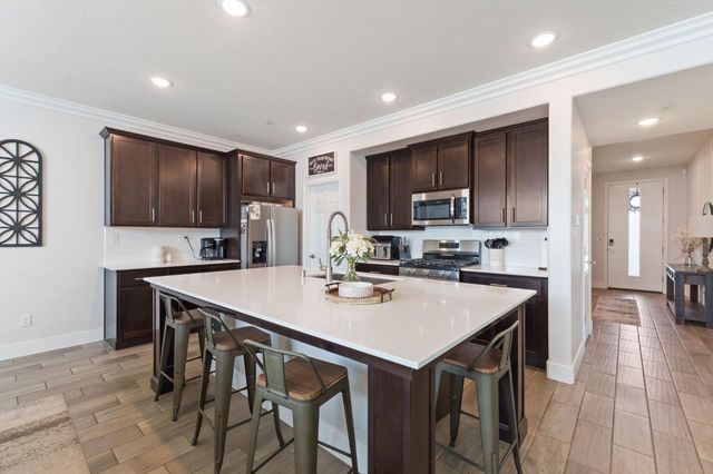 6523 E Sooner Drive, Fresno, CA 93727