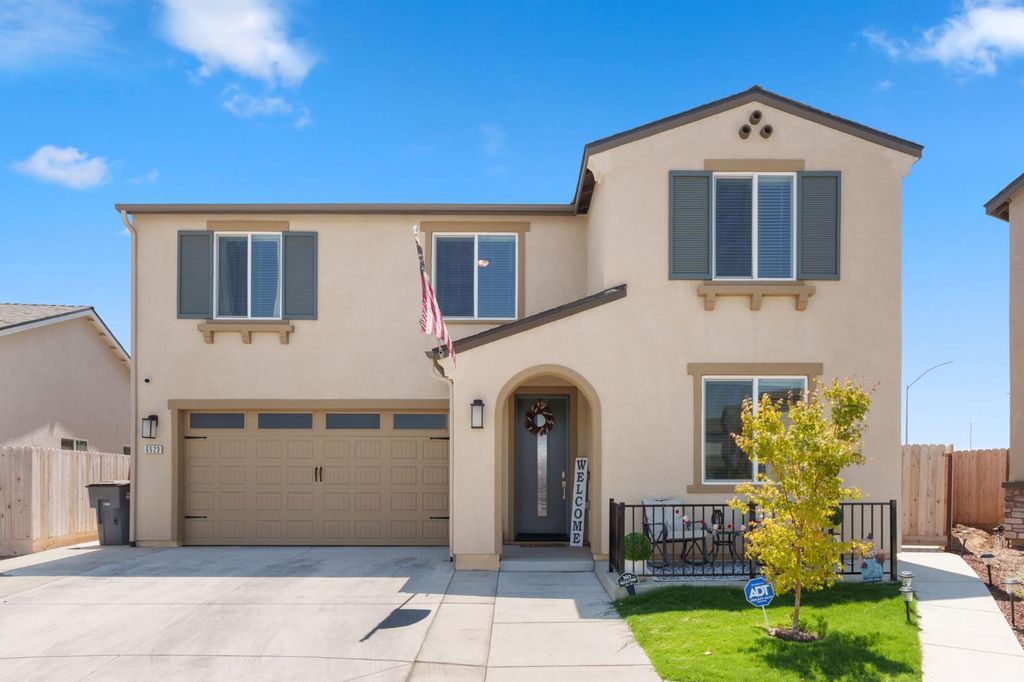 6523 E Sooner Drive, Fresno, CA 93727