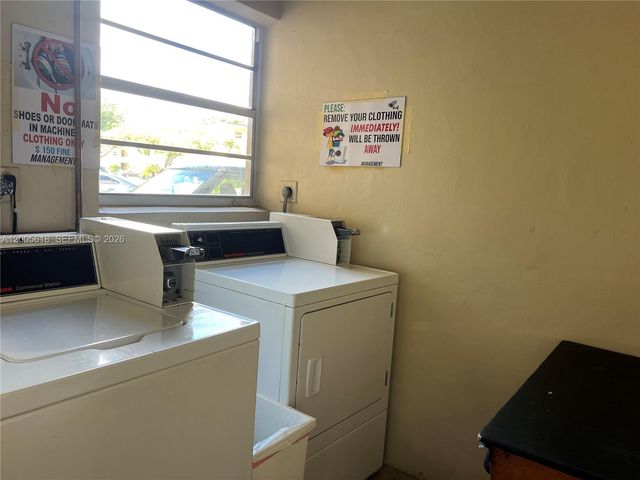 5041 W Oakland Park Boulevard 110, Lauderdale Lakes, FL 33313