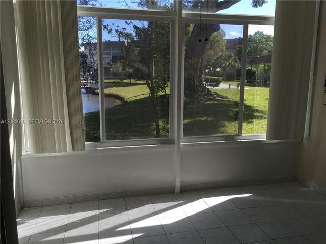 5041 W Oakland Park Boulevard 110, Lauderdale Lakes, FL 33313