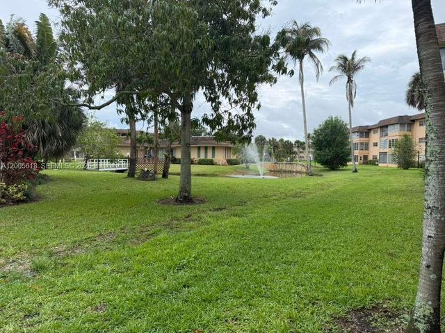 5041 W Oakland Park Boulevard 110, Lauderdale Lakes, FL 33313