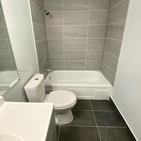 5041 W Oakland Park Boulevard 110, Lauderdale Lakes, FL 33313