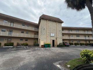 5041 W Oakland Park Boulevard 110, Lauderdale Lakes, FL 33313