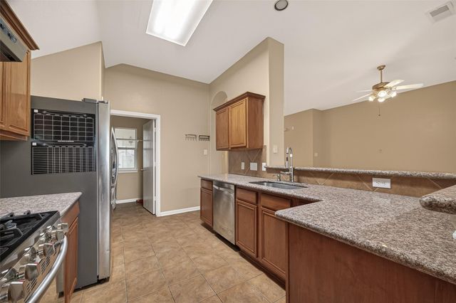 9022 Clearwood Landing Boulevard, Houston, TX 77075